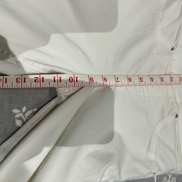 Spanx small white distressed jeans - Picture 4 of 9